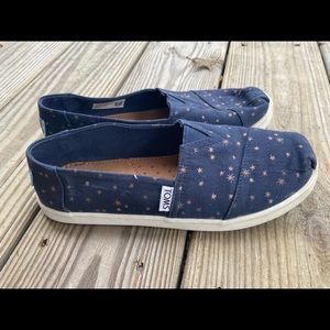 Youth size 4 Toms Navy with Starburst
